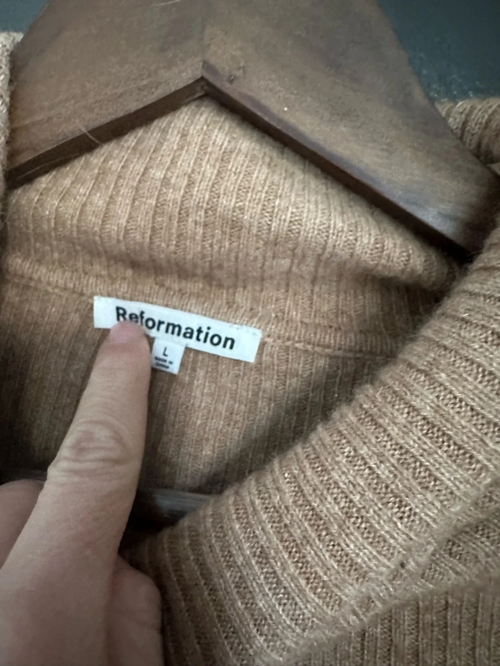 Reformation Luisa Cashmere Sweater L - Picture 7 of 7